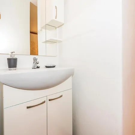 Two-bedroom In Apartamento *